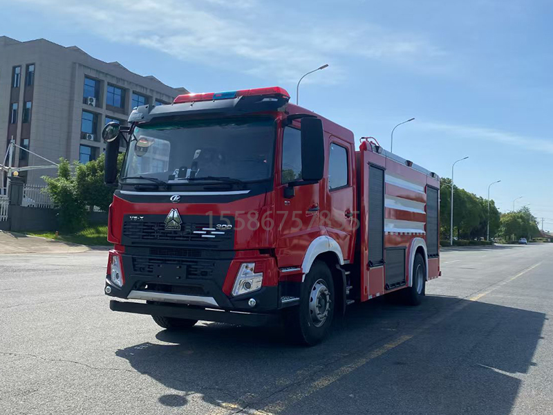 重汽王牌10吨泡沫消防车