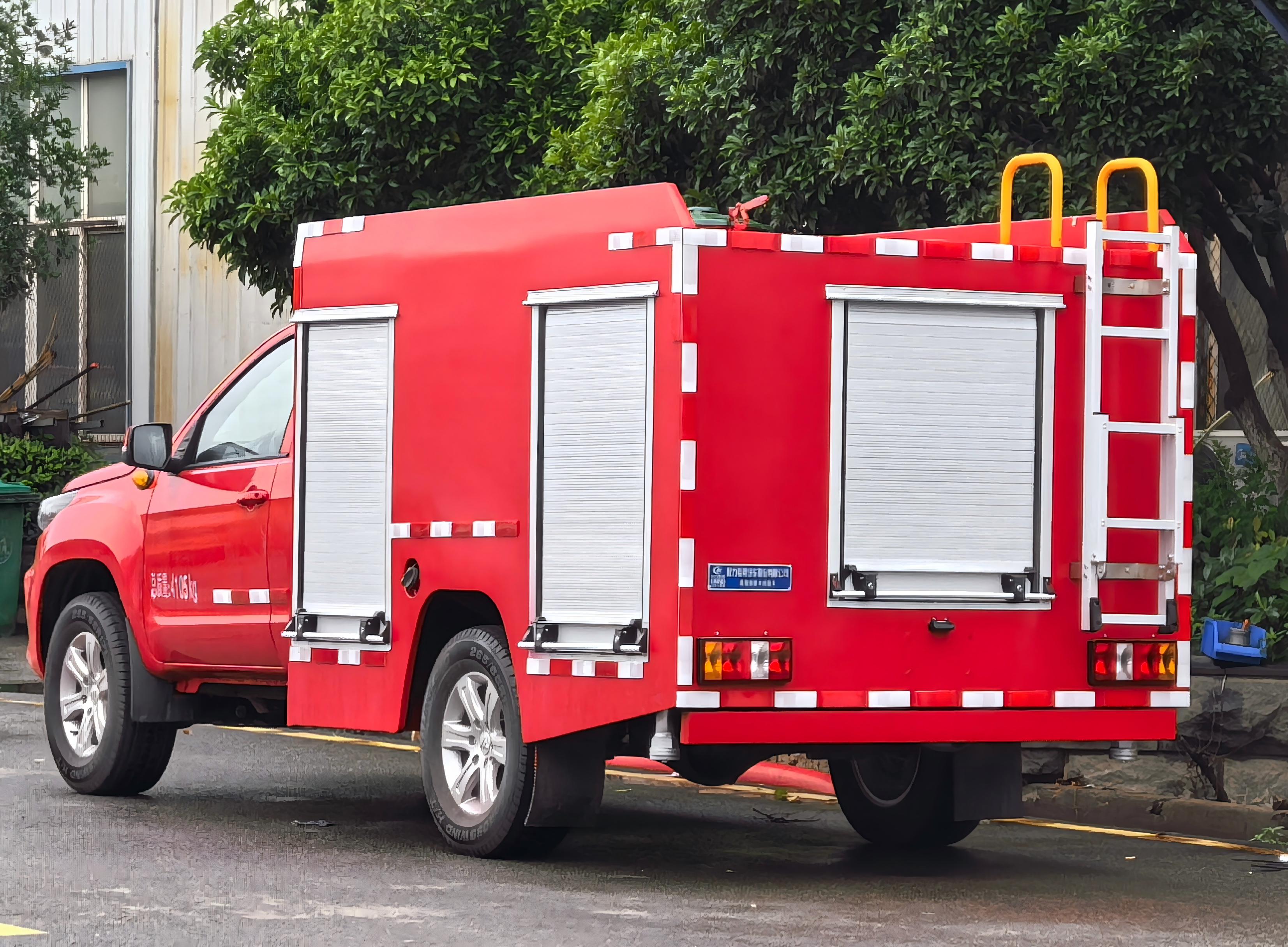 1.7吨四驱森林消防车