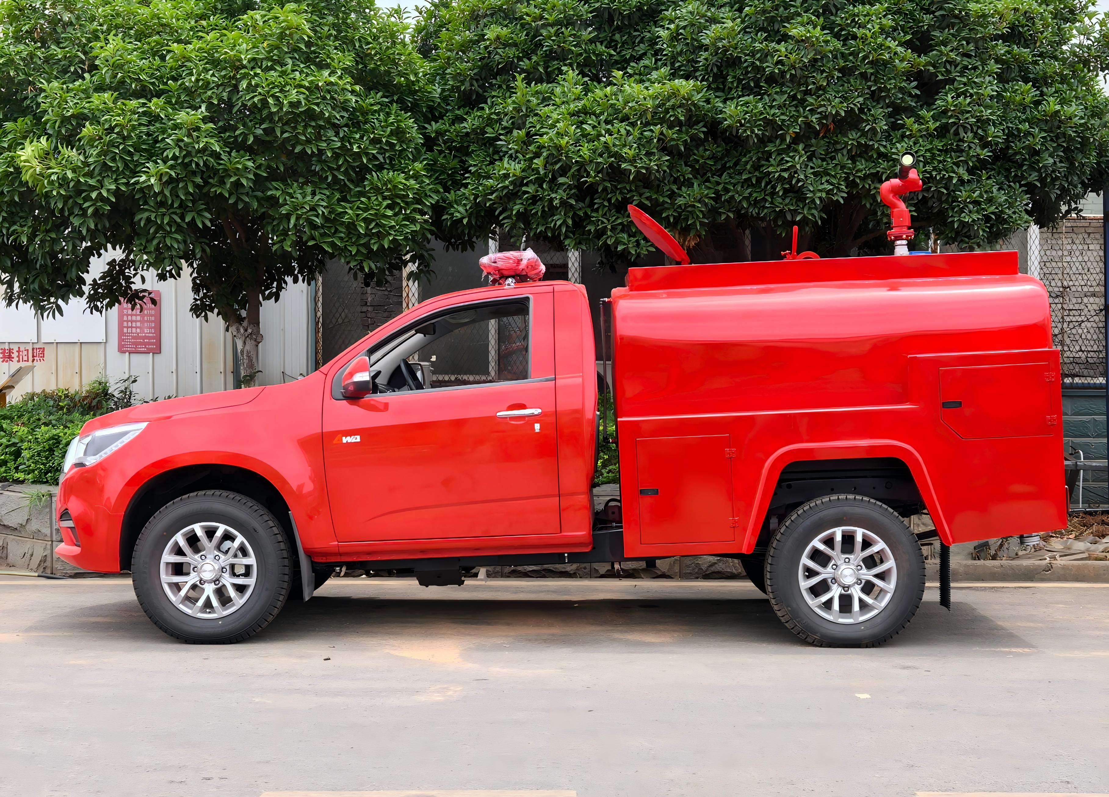 1.7吨四驱森林灭火车