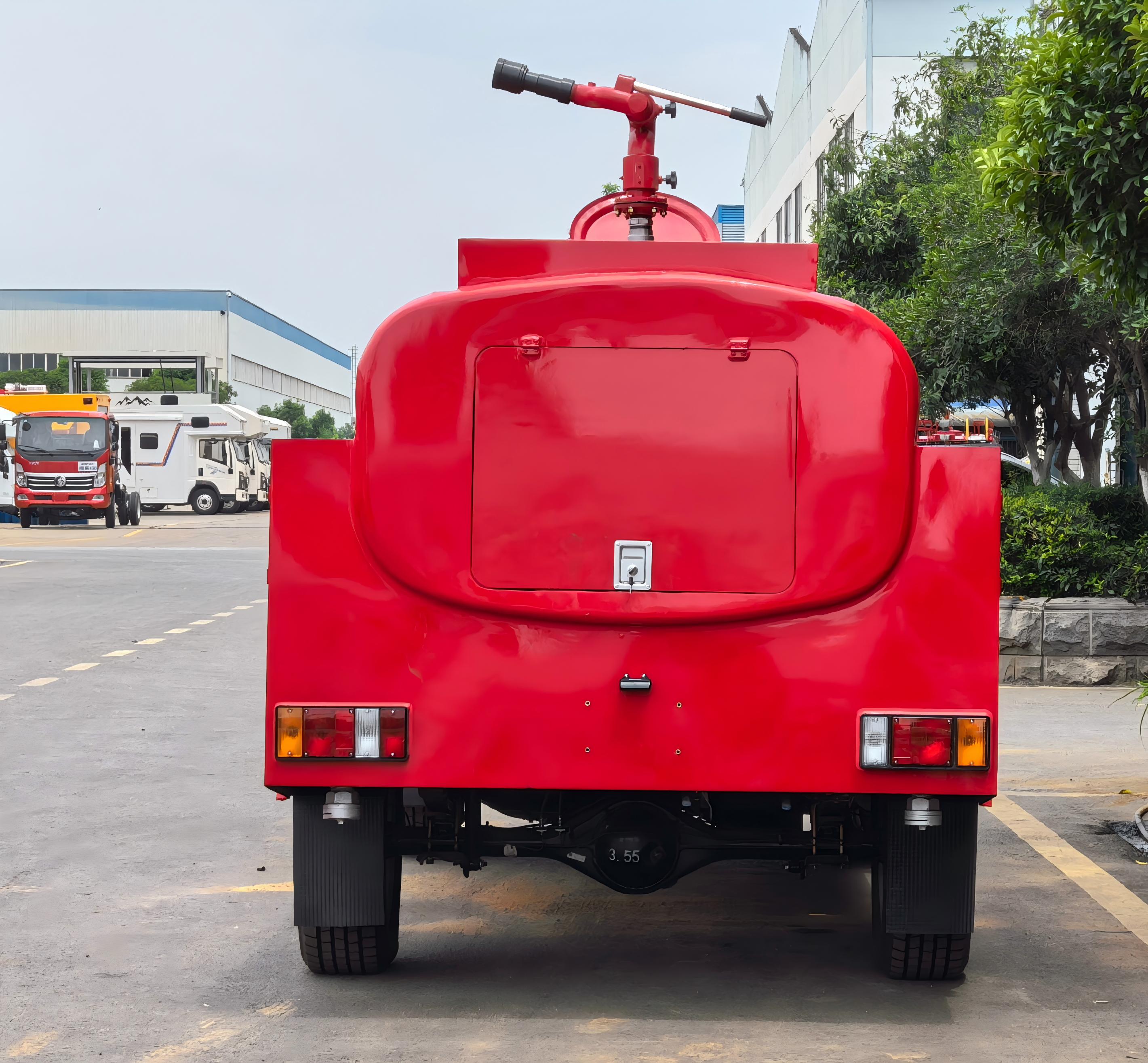 2.2吨四驱越野森林消防车