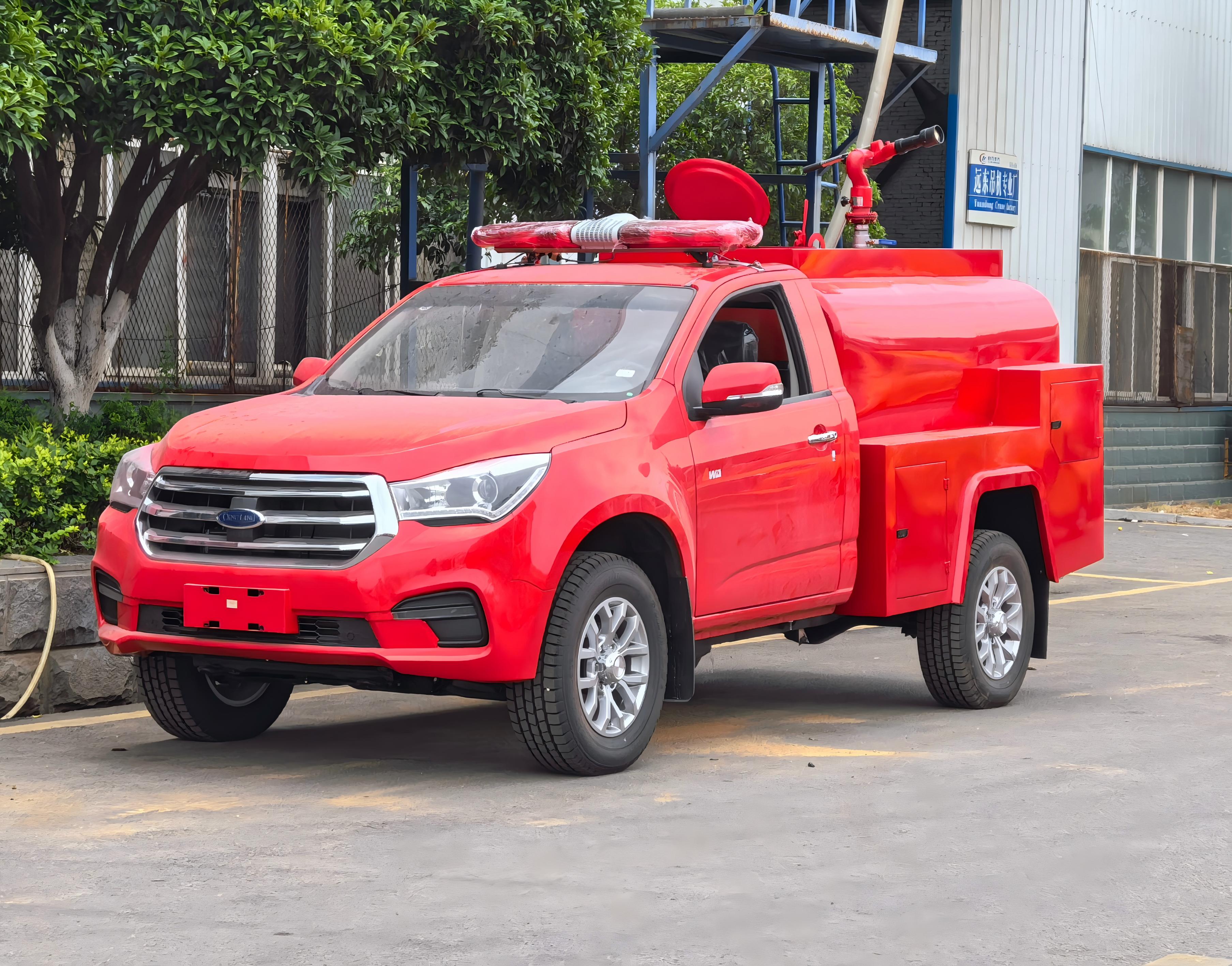 2.2吨四驱越野森林消防车